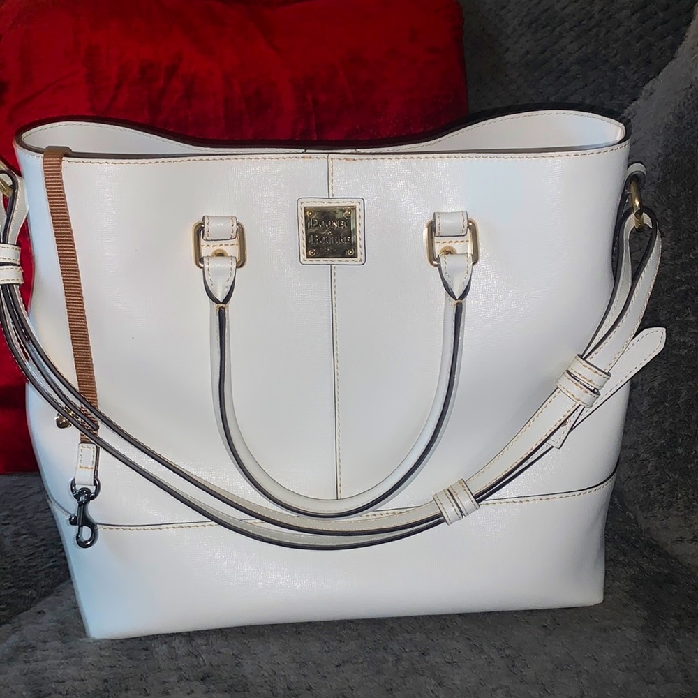 Rare All White Large Dooney & Bourke Saffiano Chelsea Purse